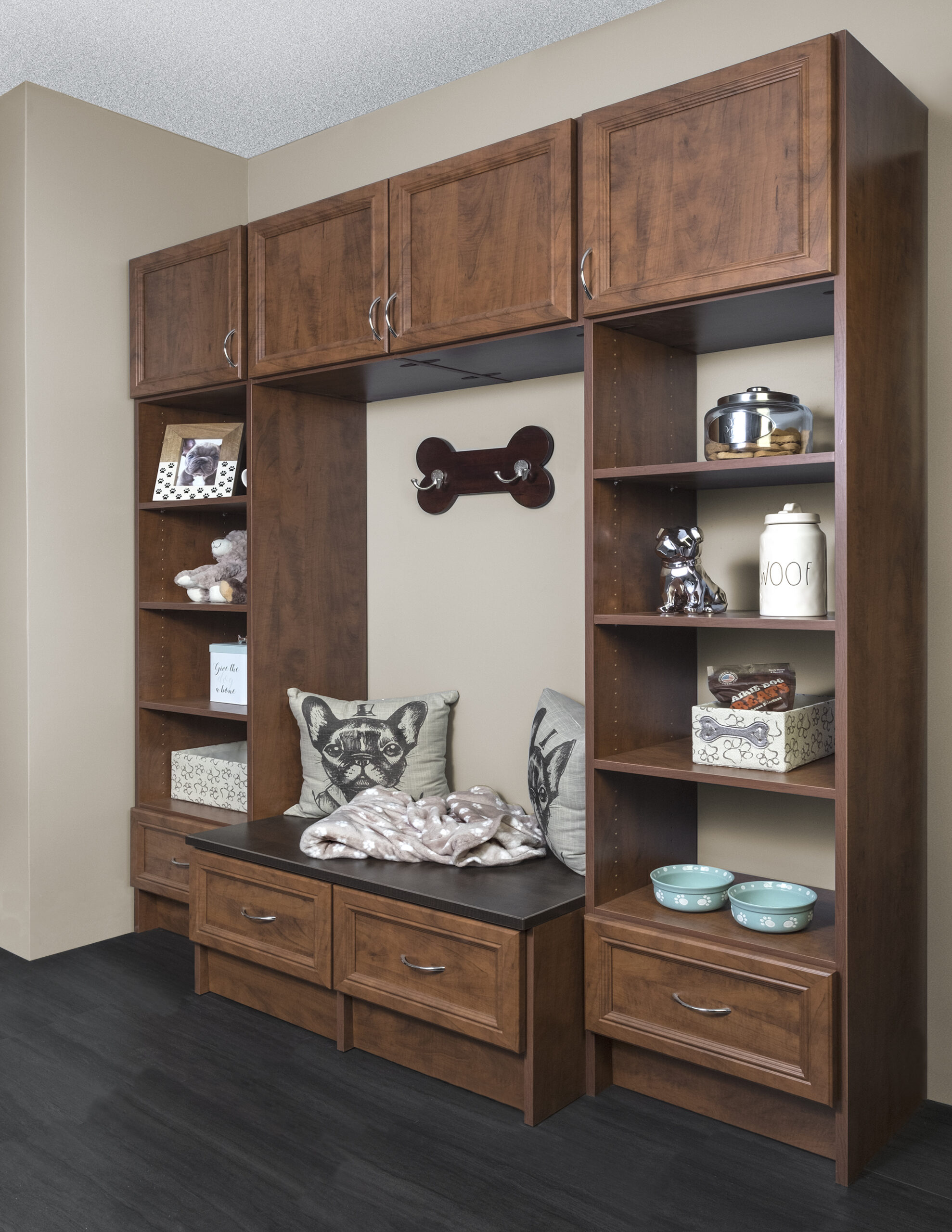 Warm Cognac Mudroom Dec 2017