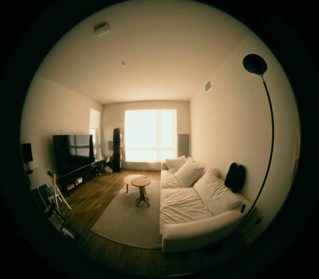 taking a picture of a room makes a big difference